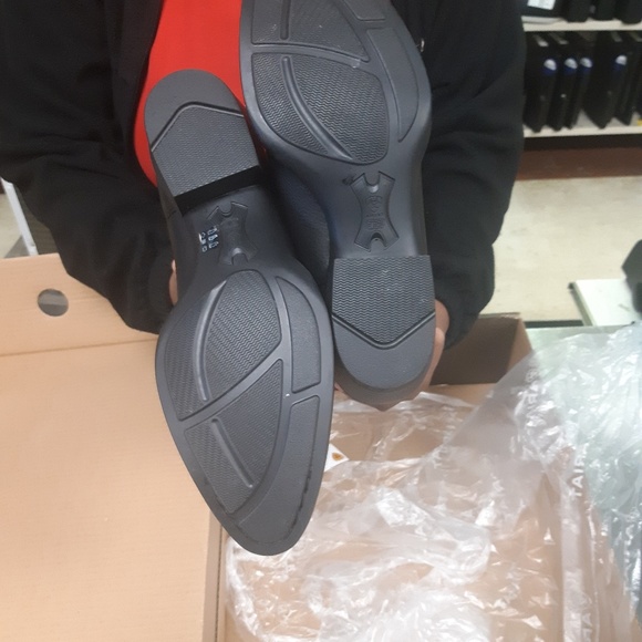 Ariat Western Style Boots - Picture 2 of 4